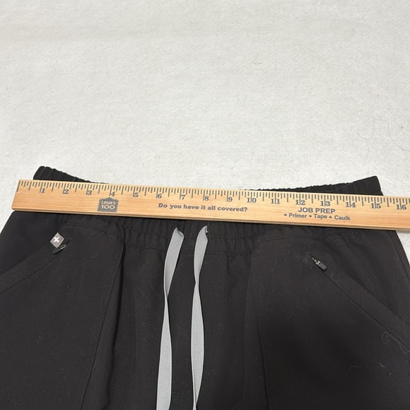 Figs Black Cargo Pants with Relaxed Fit - Picture 4 of 9